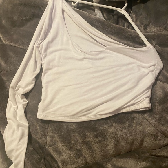 White Long one sleeve top from garage little cut out on the collar bone - Picture 1 of 3